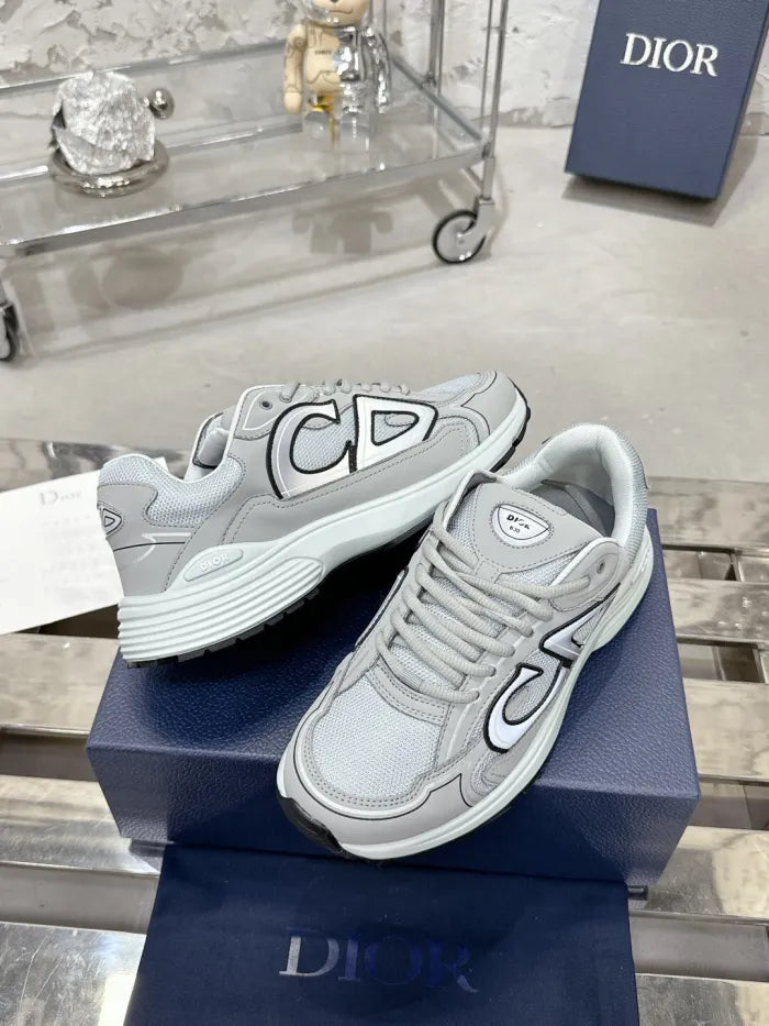 D - SNEAKERS