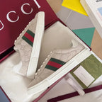 SNEAKERS 17