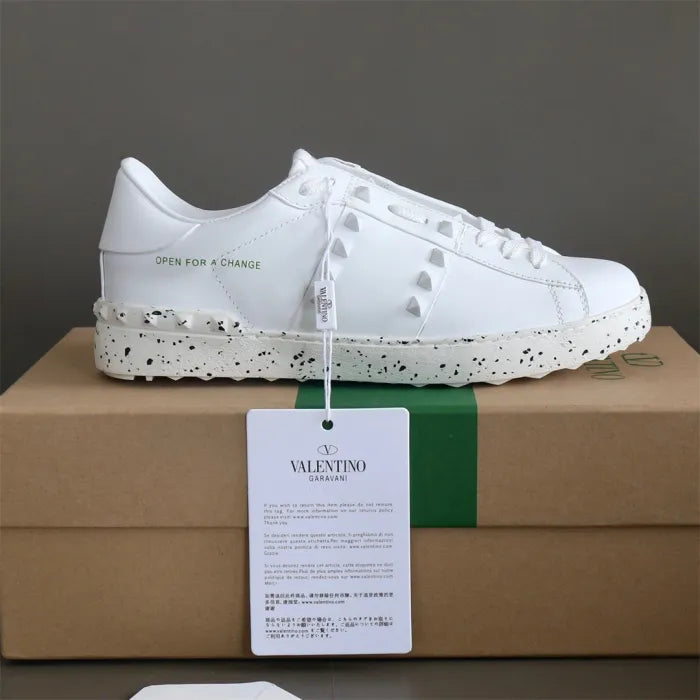 V - SNEAKERS
