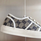 SNEAKERS 07