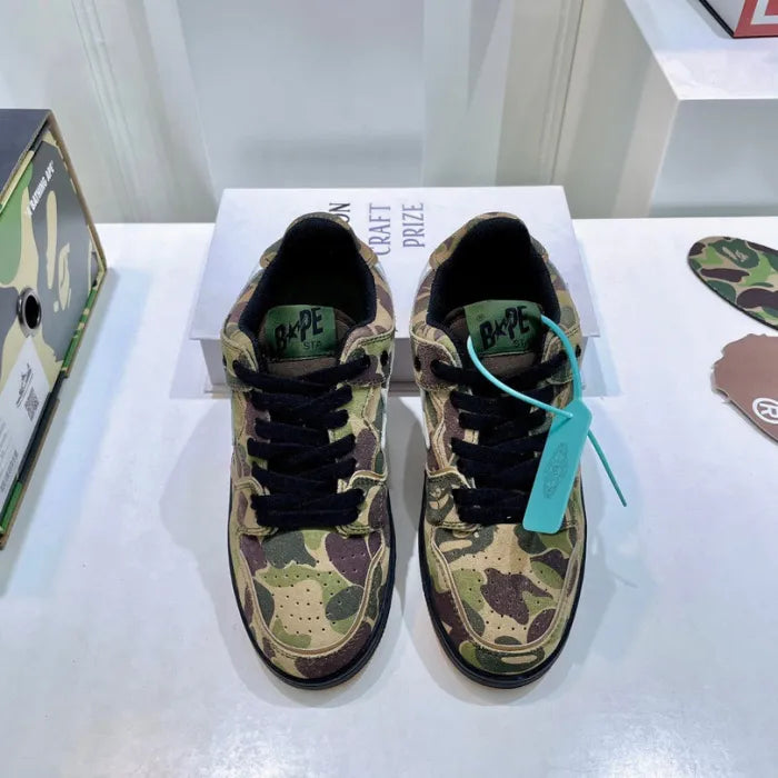 B - SNEAKERS