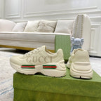 SNEAKERS 06