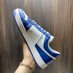 P - SNEAKERS
