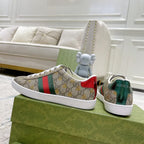 SNEAKERS 15