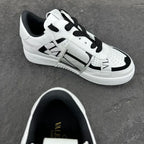 V - SNEAKERS