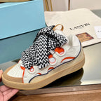 L - SNEAKERS