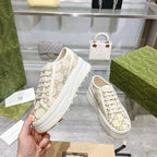SNEAKERS 08