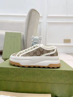 SNEAKERS 28