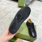SNEAKERS 16