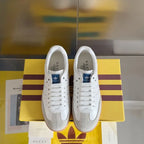 SNEAKERS 10