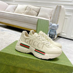 SNEAKERS 06