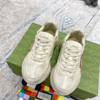 SNEAKERS 26