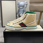 SNEAKERS 14
