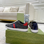 SNEAKERS 16