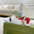 SNEAKERS 21