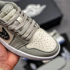 N - SNEAKERS