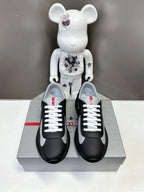 P - SNEAKERS