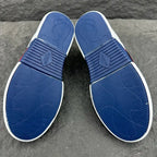 V - SNEAKERS