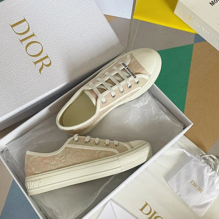 D - SNEAKERS