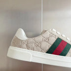SNEAKERS 17