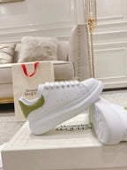 A - SNEAKERS