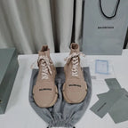 B - SNEAKERS