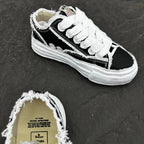 A - SNEAKERS