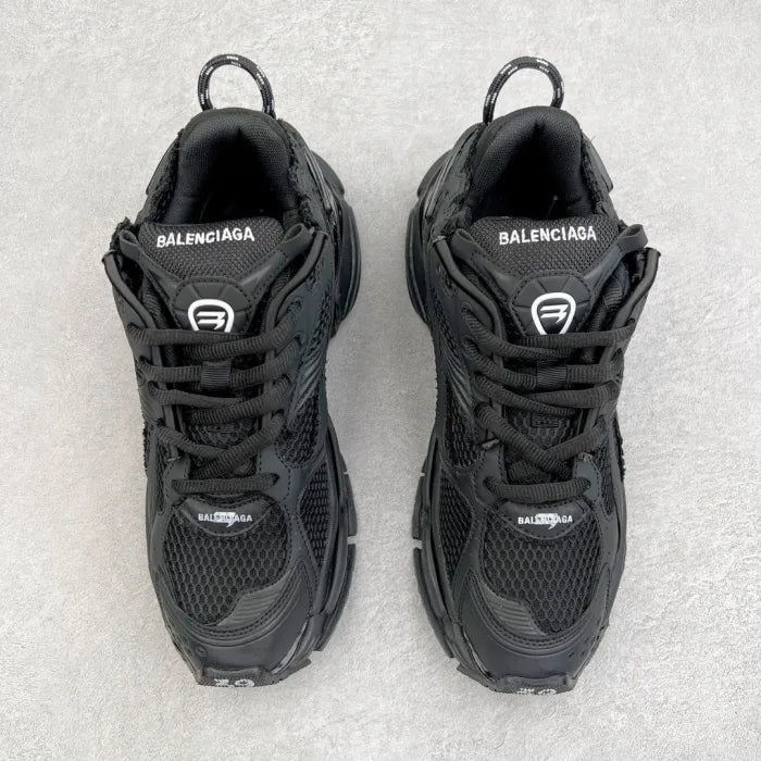 B - SNEAKERS