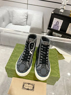SNEAKERS 25