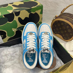 B - SNEAKERS