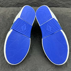 V - SNEAKERS