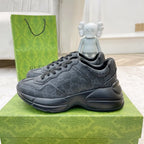 SNEAKERS 06