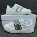 V - SNEAKERS