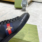 SNEAKERS 16