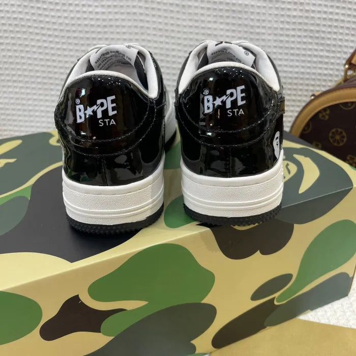 B - SNEAKERS