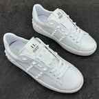 V - SNEAKERS