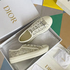 D - SNEAKERS