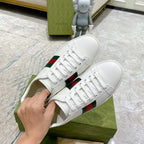 SNEAKERS 15