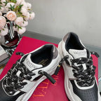 V - SNEAKERS