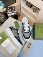 SNEAKERS 27