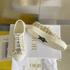 D - SNEAKERS