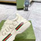 SNEAKERS 06