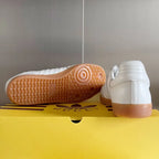 SNEAKERS 10