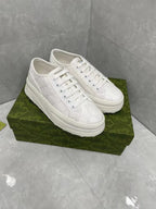 SNEAKERS 03