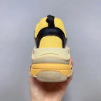 B - SNEAKERS