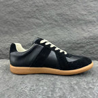 M - SNEAKERS