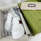 SNEAKERS 23