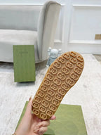SNEAKERS 28